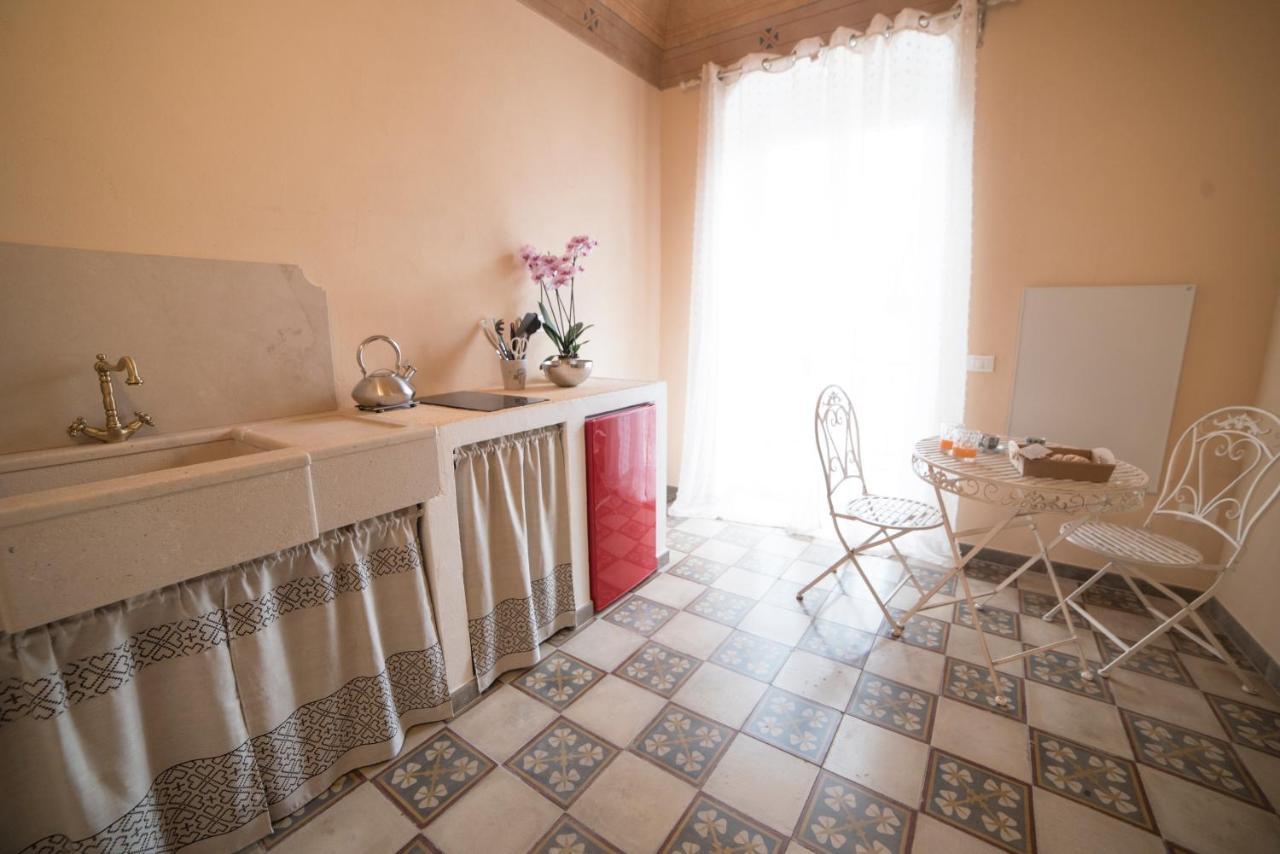 Aria Di Vico Aparthotel Vico Del Gargano Eksteriør billede