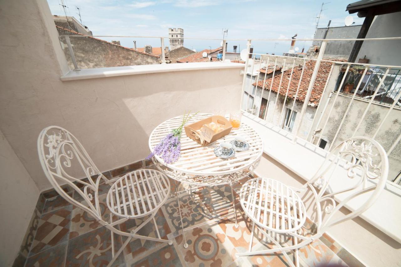 Aria Di Vico Aparthotel Vico Del Gargano Eksteriør billede