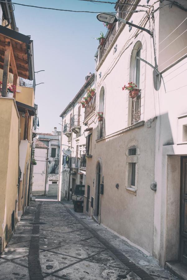Aria Di Vico Aparthotel Vico Del Gargano Eksteriør billede